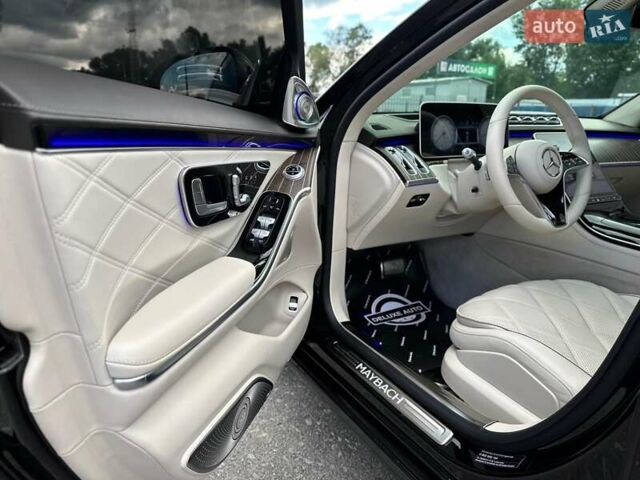 Черный Мерседес Майбах, объемом двигателя 6 л и пробегом 19 тыс. км за 209900 $, фото 37 на Automoto.ua