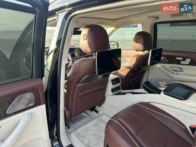 Черный Мерседес Майбах, объемом двигателя 4 л и пробегом 90 тыс. км за 165000 $, фото 11 на Automoto.ua