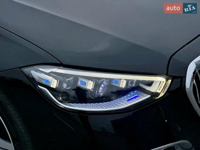 Черный Мерседес Майбах, объемом двигателя 3.98 л и пробегом 44 тыс. км за 190000 $, фото 4 на Automoto.ua