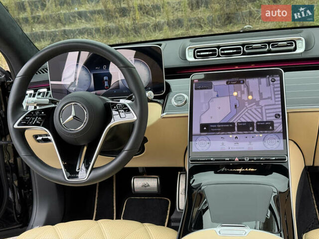 Черный Мерседес Майбах, объемом двигателя 3.98 л и пробегом 18 тыс. км за 208888 $, фото 57 на Automoto.ua