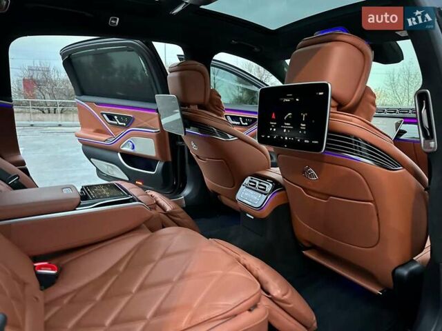 Черный Мерседес Майбах, объемом двигателя 3.98 л и пробегом 44 тыс. км за 190000 $, фото 60 на Automoto.ua
