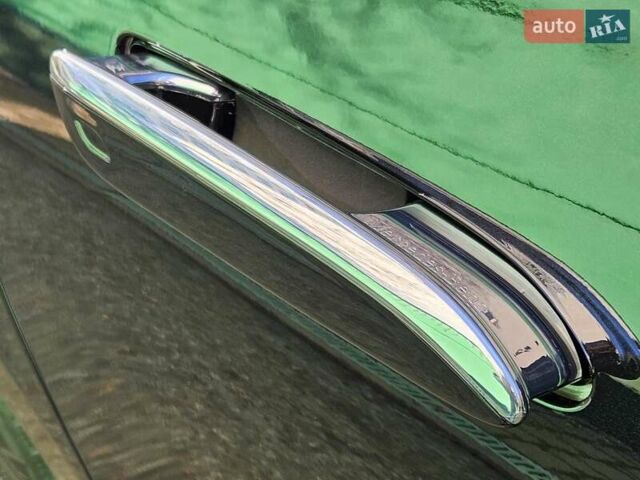 Черный Мерседес Майбах, объемом двигателя 3.98 л и пробегом 30 тыс. км за 195000 $, фото 39 на Automoto.ua