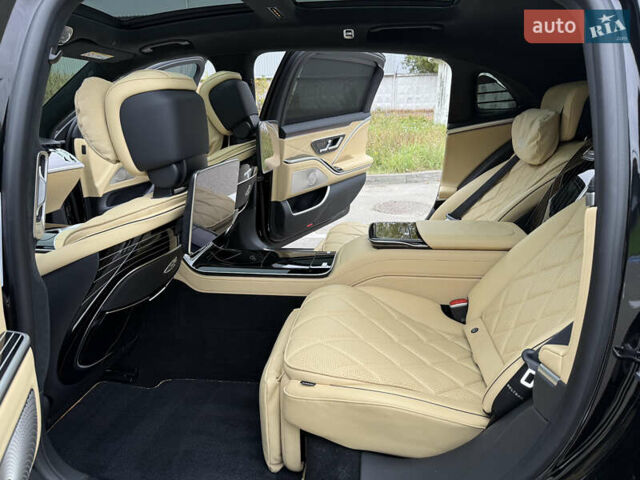 Черный Мерседес Майбах, объемом двигателя 3.98 л и пробегом 18 тыс. км за 208888 $, фото 78 на Automoto.ua