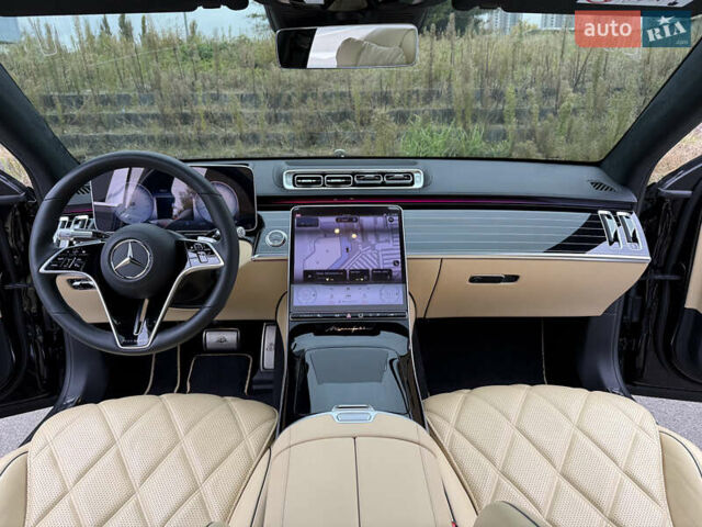 Черный Мерседес Майбах, объемом двигателя 3.98 л и пробегом 18 тыс. км за 208888 $, фото 90 на Automoto.ua