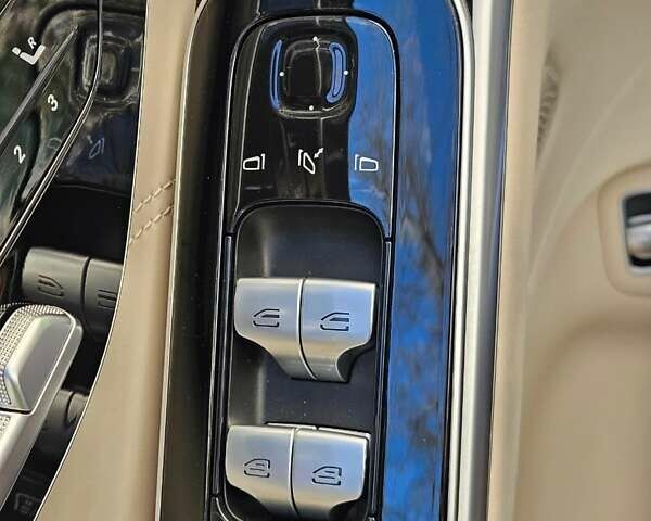 Черный Мерседес Майбах, объемом двигателя 3.98 л и пробегом 30 тыс. км за 195000 $, фото 31 на Automoto.ua