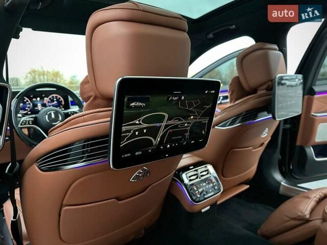 Черный Мерседес Майбах, объемом двигателя 3.98 л и пробегом 44 тыс. км за 190000 $, фото 52 на Automoto.ua