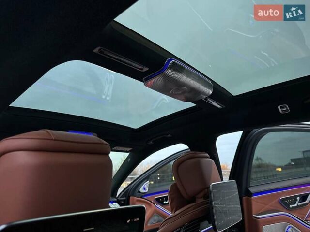 Черный Мерседес Майбах, объемом двигателя 3.98 л и пробегом 44 тыс. км за 190000 $, фото 61 на Automoto.ua