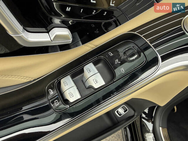 Черный Мерседес Майбах, объемом двигателя 3.98 л и пробегом 18 тыс. км за 208888 $, фото 65 на Automoto.ua