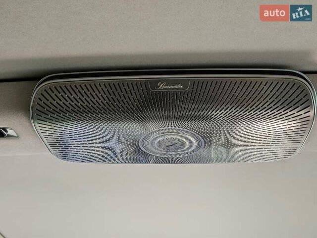 Черный Мерседес Майбах, объемом двигателя 3.98 л и пробегом 30 тыс. км за 195000 $, фото 46 на Automoto.ua