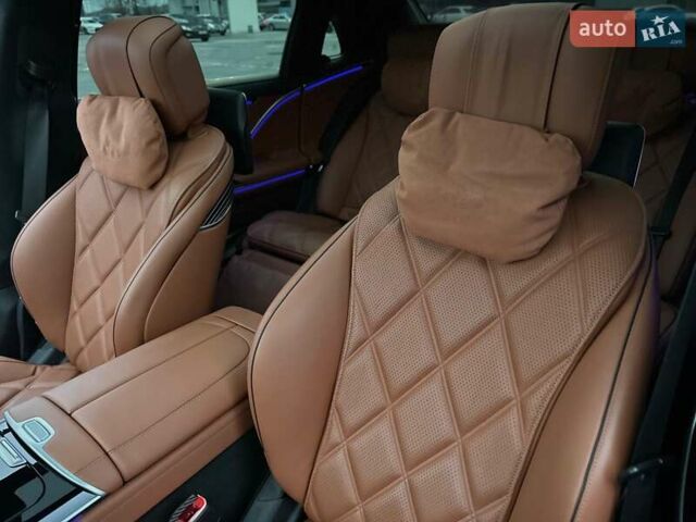 Черный Мерседес Майбах, объемом двигателя 3.98 л и пробегом 44 тыс. км за 190000 $, фото 32 на Automoto.ua