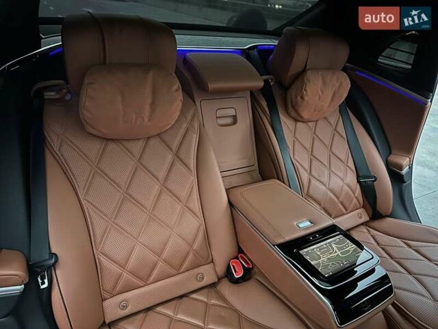 Черный Мерседес Майбах, объемом двигателя 3.98 л и пробегом 44 тыс. км за 190000 $, фото 63 на Automoto.ua