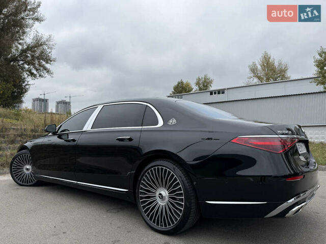 Черный Мерседес Майбах, объемом двигателя 3.98 л и пробегом 18 тыс. км за 208888 $, фото 17 на Automoto.ua