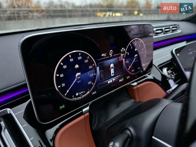 Черный Мерседес Майбах, объемом двигателя 3.98 л и пробегом 44 тыс. км за 190000 $, фото 37 на Automoto.ua