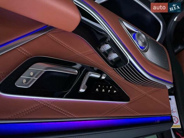 Черный Мерседес Майбах, объемом двигателя 3.98 л и пробегом 44 тыс. км за 190000 $, фото 65 на Automoto.ua