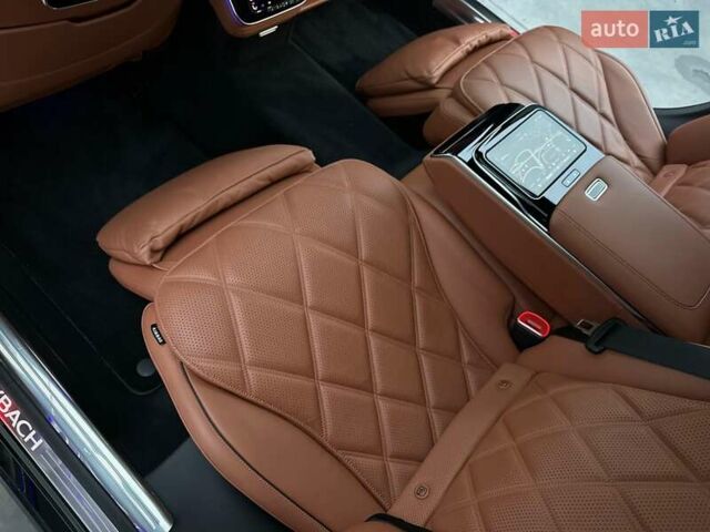 Черный Мерседес Майбах, объемом двигателя 3.98 л и пробегом 44 тыс. км за 190000 $, фото 51 на Automoto.ua