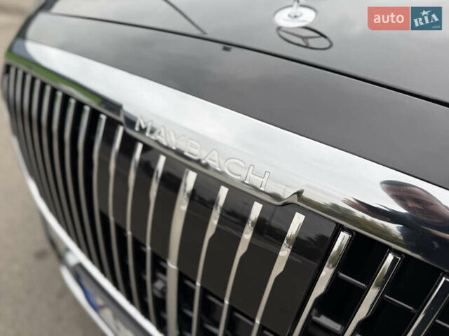 Черный Мерседес Майбах, объемом двигателя 3.98 л и пробегом 18 тыс. км за 208888 $, фото 48 на Automoto.ua