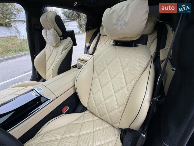 Черный Мерседес Майбах, объемом двигателя 3.98 л и пробегом 18 тыс. км за 208888 $, фото 72 на Automoto.ua