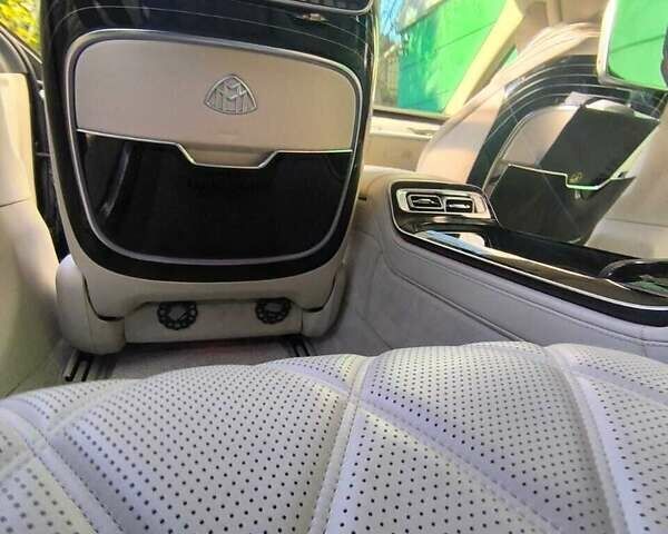 Черный Мерседес Майбах, объемом двигателя 3.98 л и пробегом 30 тыс. км за 195000 $, фото 40 на Automoto.ua