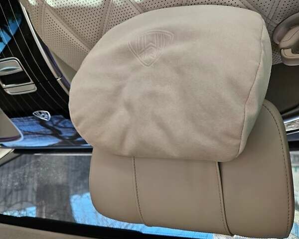 Черный Мерседес Майбах, объемом двигателя 3.98 л и пробегом 30 тыс. км за 195000 $, фото 44 на Automoto.ua