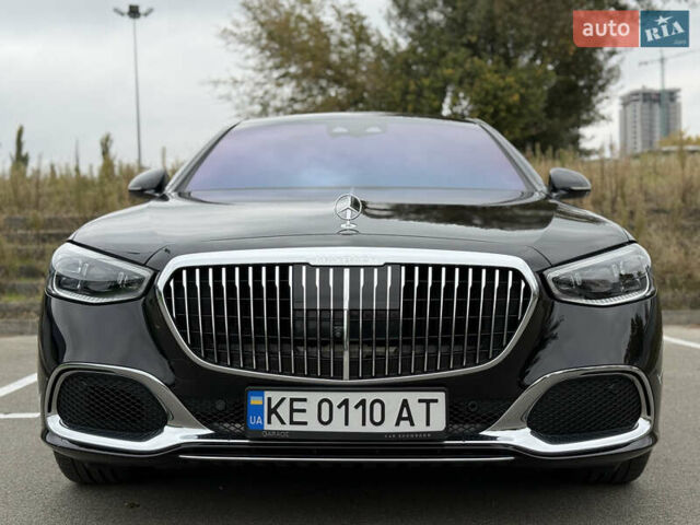 Черный Мерседес Майбах, объемом двигателя 3.98 л и пробегом 18 тыс. км за 208888 $, фото 3 на Automoto.ua