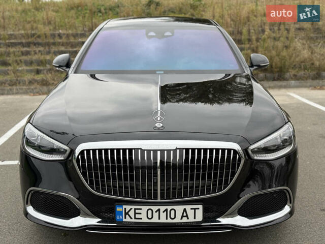 Черный Мерседес Майбах, объемом двигателя 3.98 л и пробегом 18 тыс. км за 208888 $, фото 2 на Automoto.ua