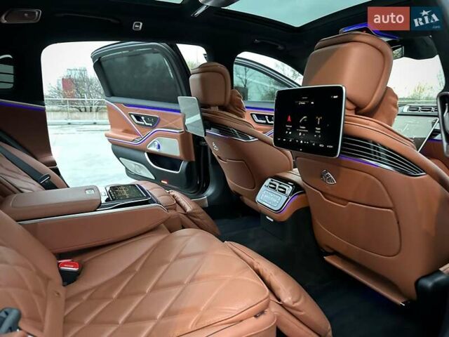 Черный Мерседес Майбах, объемом двигателя 3.98 л и пробегом 44 тыс. км за 190000 $, фото 71 на Automoto.ua