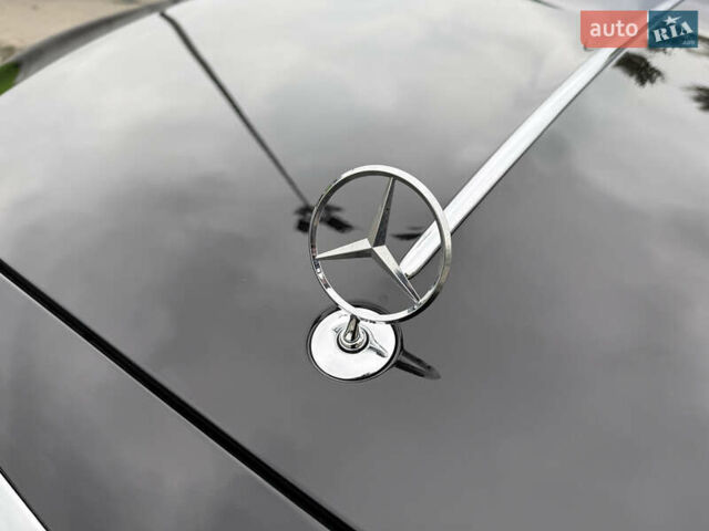 Черный Мерседес Майбах, объемом двигателя 3.98 л и пробегом 18 тыс. км за 208888 $, фото 49 на Automoto.ua