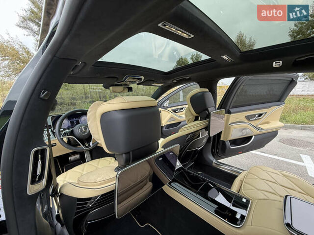 Черный Мерседес Майбах, объемом двигателя 3.98 л и пробегом 18 тыс. км за 208888 $, фото 80 на Automoto.ua