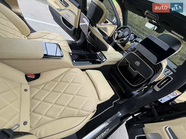 Черный Мерседес Майбах, объемом двигателя 3.98 л и пробегом 18 тыс. км за 208888 $, фото 88 на Automoto.ua