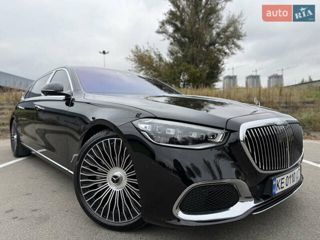 Черный Мерседес Майбах, объемом двигателя 3.98 л и пробегом 18 тыс. км за 208888 $, фото 32 на Automoto.ua