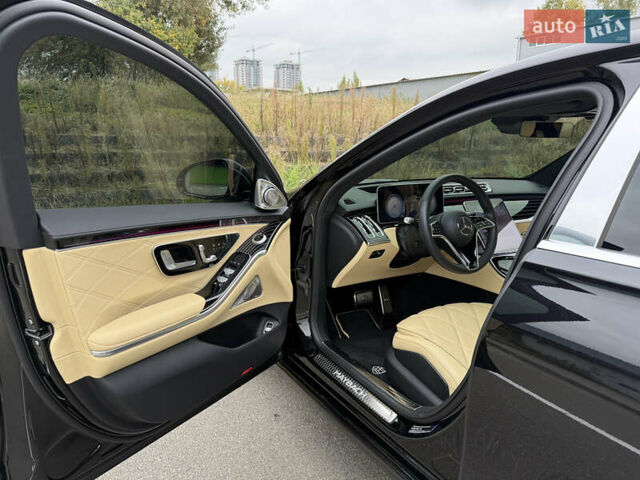 Черный Мерседес Майбах, объемом двигателя 3.98 л и пробегом 18 тыс. км за 208888 $, фото 60 на Automoto.ua