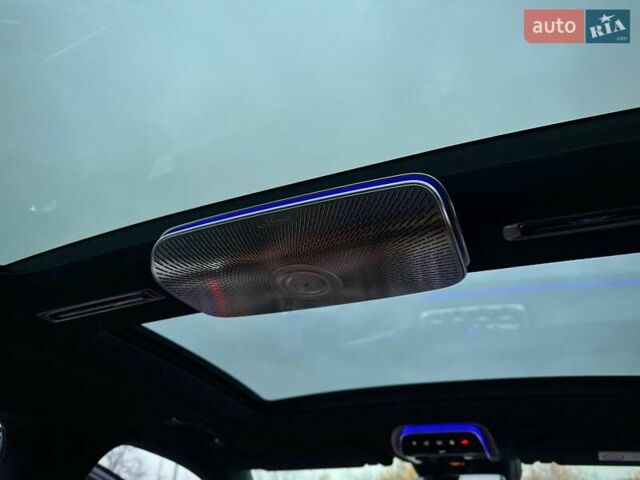 Черный Мерседес Майбах, объемом двигателя 3.98 л и пробегом 44 тыс. км за 190000 $, фото 81 на Automoto.ua