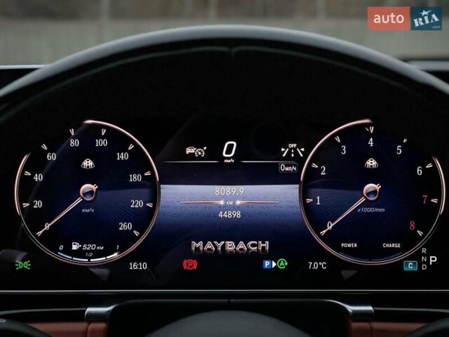 Черный Мерседес Майбах, объемом двигателя 3.98 л и пробегом 44 тыс. км за 190000 $, фото 85 на Automoto.ua