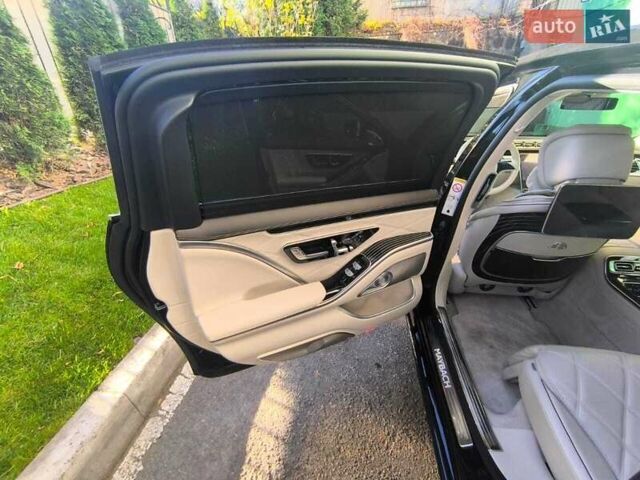 Черный Мерседес Майбах, объемом двигателя 3.98 л и пробегом 30 тыс. км за 195000 $, фото 62 на Automoto.ua