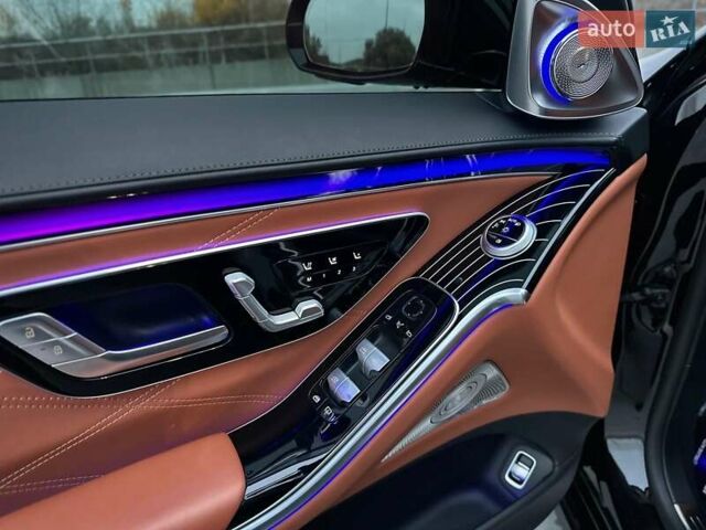 Черный Мерседес Майбах, объемом двигателя 3.98 л и пробегом 44 тыс. км за 190000 $, фото 30 на Automoto.ua