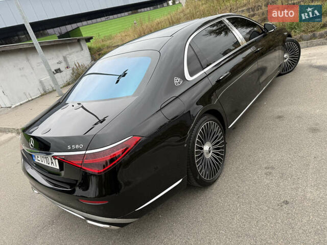 Черный Мерседес Майбах, объемом двигателя 3.98 л и пробегом 18 тыс. км за 208888 $, фото 4 на Automoto.ua