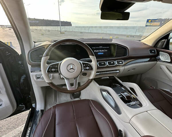Черный Мерседес Майбах, объемом двигателя 4 л и пробегом 90 тыс. км за 165000 $, фото 13 на Automoto.ua
