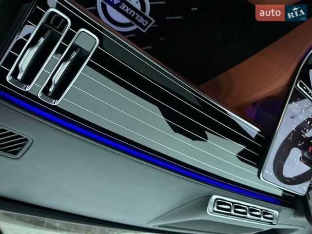 Черный Мерседес Майбах, объемом двигателя 3.98 л и пробегом 44 тыс. км за 190000 $, фото 47 на Automoto.ua