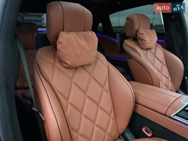 Черный Мерседес Майбах, объемом двигателя 3.98 л и пробегом 44 тыс. км за 190000 $, фото 54 на Automoto.ua