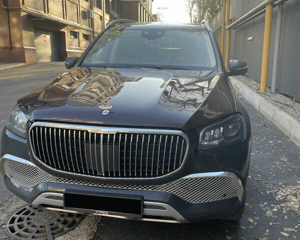 Черный Мерседес Майбах, объемом двигателя 4 л и пробегом 100 тыс. км за 150000 $, фото 16 на Automoto.ua