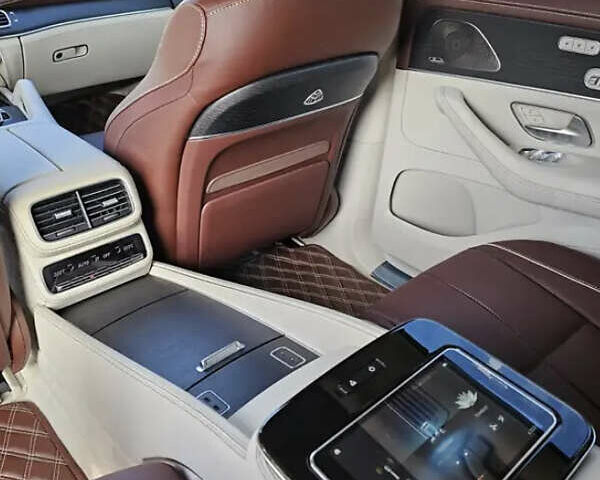 Черный Мерседес Майбах, объемом двигателя 4 л и пробегом 100 тыс. км за 150000 $, фото 14 на Automoto.ua