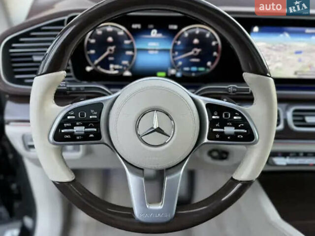 Черный Мерседес Майбах, объемом двигателя 4 л и пробегом 100 тыс. км за 150000 $, фото 7 на Automoto.ua