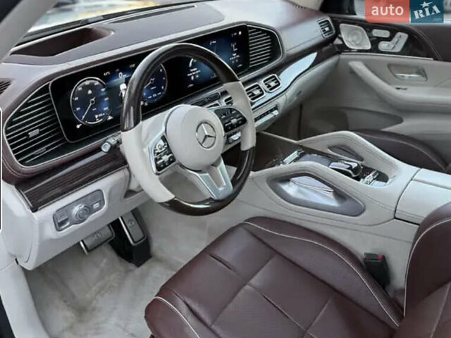 Черный Мерседес Майбах, объемом двигателя 4 л и пробегом 100 тыс. км за 150000 $, фото 6 на Automoto.ua