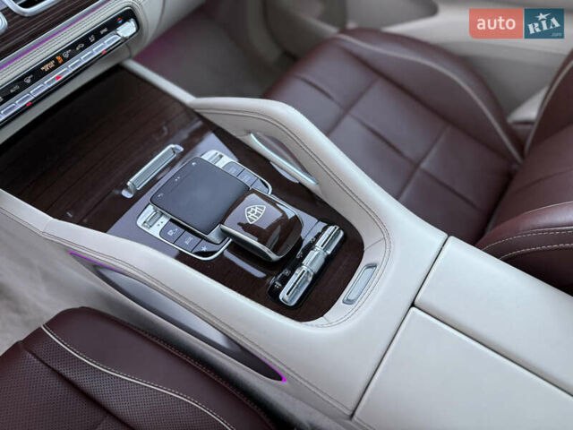 Чорний Мерседес Майбах, об'ємом двигуна 3.98 л та пробігом 98 тис. км за 154900 $, фото 38 на Automoto.ua