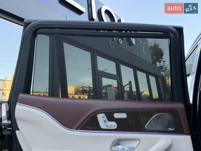 Чорний Мерседес Майбах, об'ємом двигуна 3.98 л та пробігом 98 тис. км за 154900 $, фото 57 на Automoto.ua