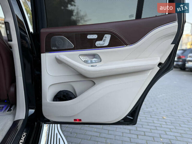Чорний Мерседес Майбах, об'ємом двигуна 3.98 л та пробігом 98 тис. км за 154900 $, фото 78 на Automoto.ua