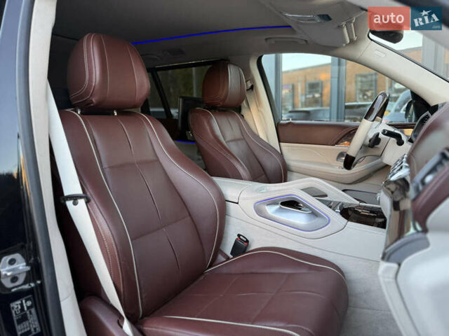 Чорний Мерседес Майбах, об'ємом двигуна 3.98 л та пробігом 98 тис. км за 154900 $, фото 87 на Automoto.ua