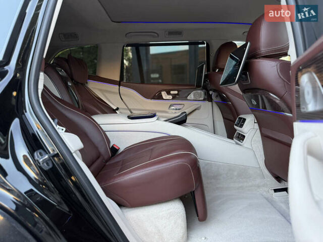 Чорний Мерседес Майбах, об'ємом двигуна 3.98 л та пробігом 98 тис. км за 154900 $, фото 80 на Automoto.ua