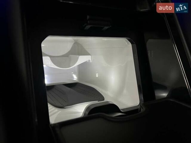 Черный Мерседес Майбах, объемом двигателя 3.98 л и пробегом 1 тыс. км за 233649 $, фото 29 на Automoto.ua