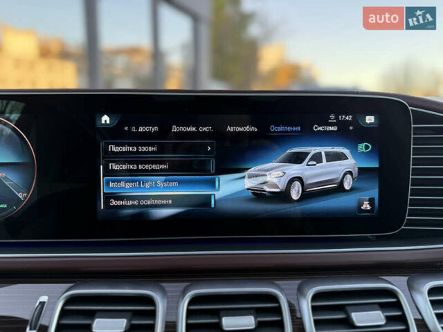 Чорний Мерседес Майбах, об'ємом двигуна 3.98 л та пробігом 98 тис. км за 154900 $, фото 54 на Automoto.ua